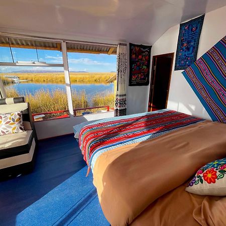 Vila Vip Flotante Puno Exteriér fotografie