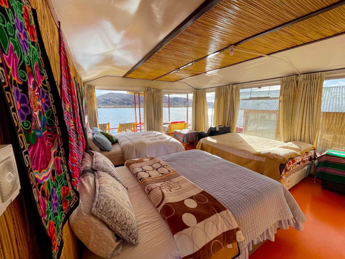 Vila Vip Flotante Puno Exteriér fotografie