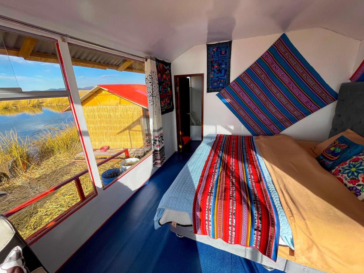 Vila Vip Flotante Puno Exteriér fotografie